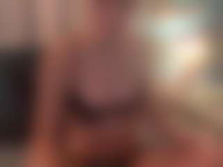xoxomandi's Live Sex Cam Show