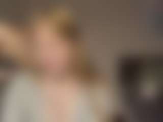 Live cam show with GenevaHoen - Red Hair on TeamSkeetLive