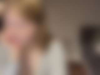 Live cam show with GenevaHoen - Solo on TeamSkeetLive