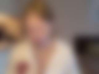 Live cam show with GenevaHoen - Public Red Hair on https://playwithruby.com