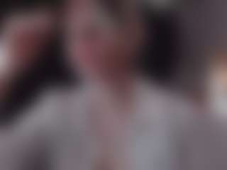Live cam show with IsabelleMarteney - Athletic Small Tits on AdultVida.com