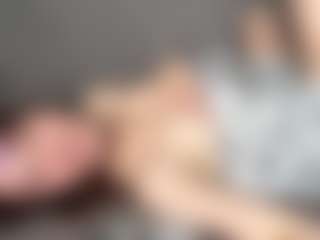 Live cam show with Helen - Spank Brown Hair on Camsoda
