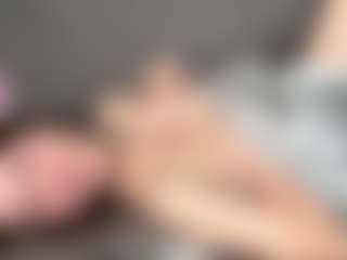 Live cam show with Helen - Spank Brown Hair on Camsoda