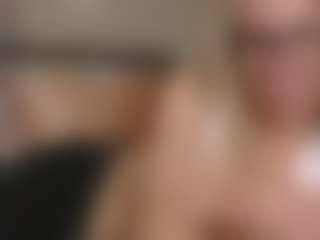 Live cam show with Drea - Strip MILF on Camsoda