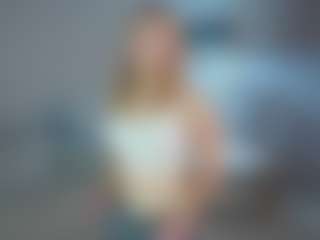 Live cam show with VanettaAngelucci - Bisexual on TeamSkeetLive