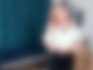 Live cam show with VanettaAngelucci - Bedroom Teen (18+) on Camsoda