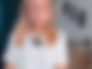 Live cam show with VanettaAngelucci - New Petite on CamClone