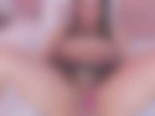 AmandaLourens's Live Sex Cam Show