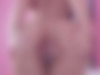 AmandaLourens's Live Sex Cam Show