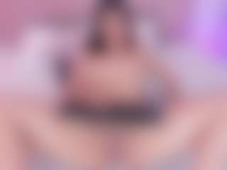 AmandaLourens's Live Sex Cam Show