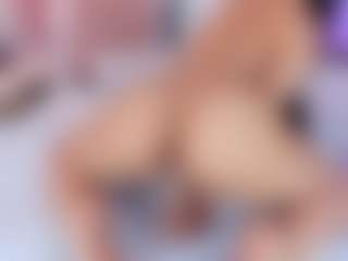 Live cam show with AmandaLourens - Striptease Latina on madthumbs | colombia
