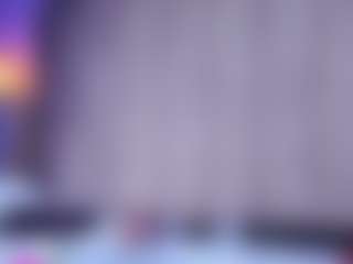 Live cam show with Elena Sanz - New Petite on thefappeningchat.com