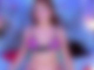 Live cam show with Elena Sanz - Camel Toe on livesuperchat.net