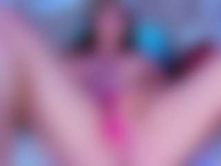 Live cam show with Elena Sanz - Squirt Teen (18+) on Camversity
