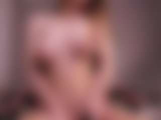 Live cam show with Lia - Strip Latina on Camsoda