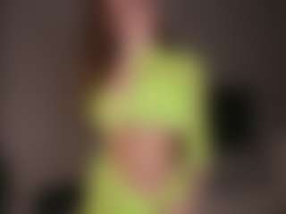 Live cam show with Lia - Erotic Dance on Gym Cam Girls