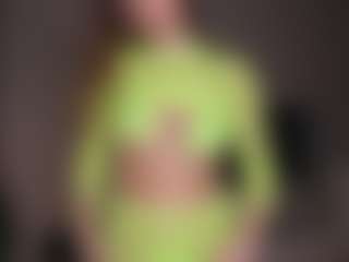 Live cam show with Lia - Shaved Pussy on nudelive.tv