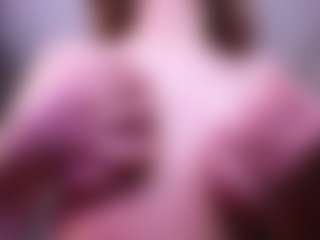 Live cam show with Lia - Dildo Or Vibrator on Hubzter Live
