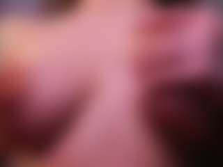 Live cam show with Lia - Shaved Pussy on Camsoda