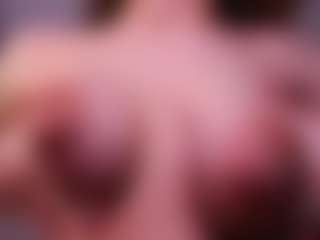 Live cam show with Lia - Shaved Pussy Brown Hair on Camsoda