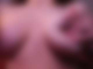 Live cam show with Lia - Brown Eyes Brown Hair on eurowanks.com