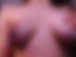 Live cam show with Lia - Tease Brown Hair on sexytreat.net