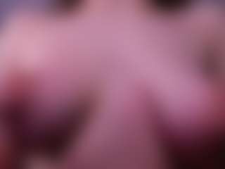 Live cam show with Lia - Skinny on Sweet Sext