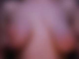 Live cam show with Lia - Skinny on Nude Live Now