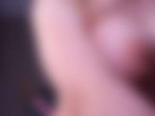 Live cam show with Lia - Athletic Dildo on Camsoda