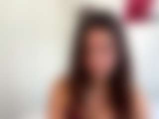 Live cam show with Anna Mo - Average on Camsoda Late Night