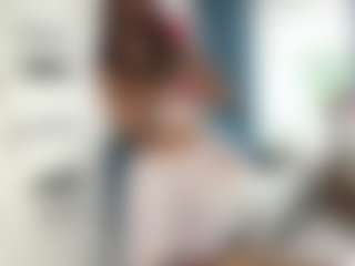 Live cam show with Anna Mo - Petite on livesuperchat.net