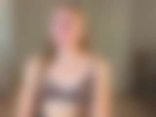 Live cam show with Amelia - Blue Eyes on TottyGirls