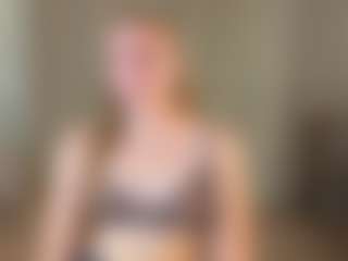 Live cam show with Amelia - Athletic Young Adult on LiveSexCams6