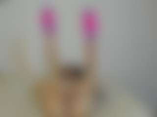 Live cam show with Rousbrytany - Brown Eyes Teen (18+) on Streamer API