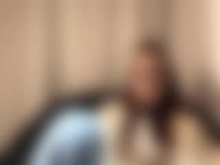 Live cam show with ShanonQasba - Bedroom MILF on CamClone
