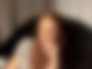 ShanonQasba MILF webcam performer live streaming