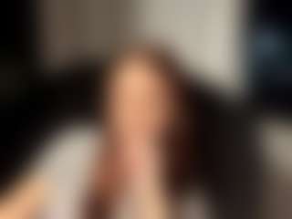 Live cam show with ShanonQasba - Bedroom Brown Hair on liverealitysex.com