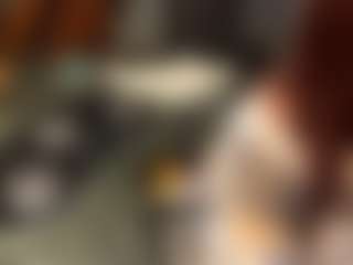 Live cam show with ShanonQasba - Skinny MILF on Gym Cam Girls