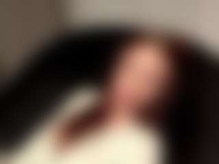 Live cam show with ShanonQasba - Granny Brown Hair on StripNow