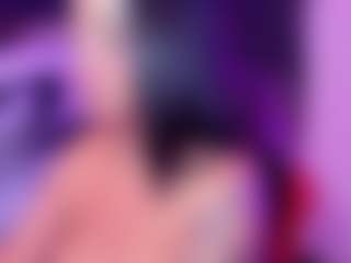 Live cam show with geneciss - Colombia MILF on Camsoda