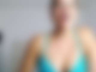 Live cam show with Kate-stewar - Public MILF on Gym Cam Girls