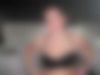 Live cam show with kikikitti - New Brown Eyes on TeamSkeetLive