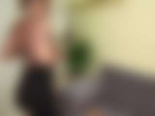 Live cam show with Trixie-June - New BBW on friskycurves.com
