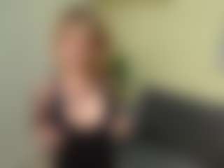 Live cam show with Trixie-June - Cum Curvy on Big Tits