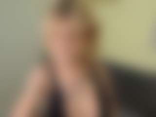Live cam show with Trixie-June - Show on CamClone