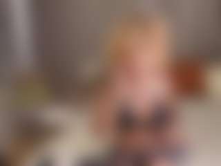 Live cam show with Trixie-June - HD on studioflirtlive.com