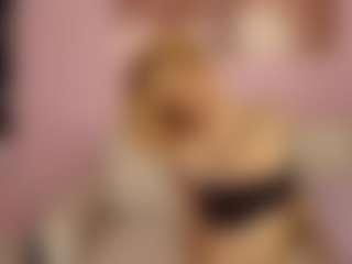 Live-Cam-Show mit Trixie-June - Huge Tits auf Camsoda