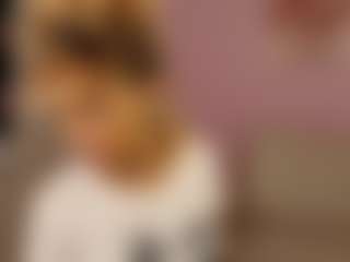 Live-camshow met Trixie-June - Huge Tits op Camsoda
