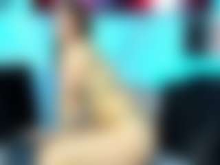 Live cam show with Cailyn-frox - New Toys on Uber Horny