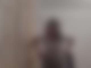 Live cam show with Laura - Shower on Camsoda